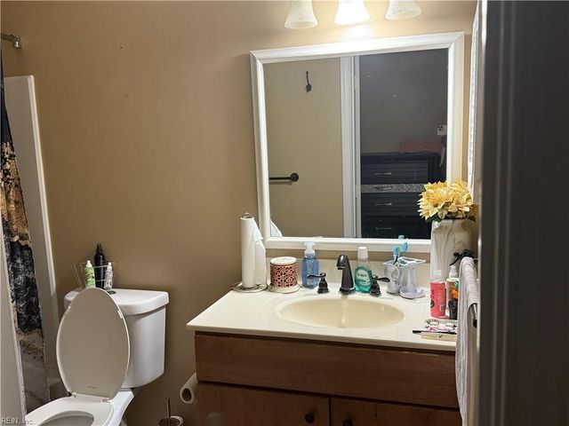 1041 Pebblewood DR, Virginia Beach, VA 23464