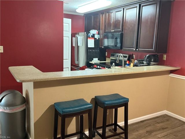 1041 Pebblewood DR, Virginia Beach, VA 23464