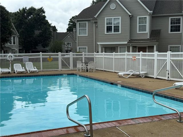 1041 Pebblewood DR, Virginia Beach, VA 23464