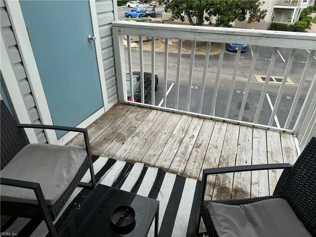 1041 Pebblewood DR, Virginia Beach, VA 23464