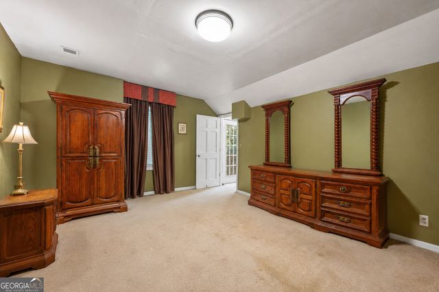 476 S Susan Creek Drive, Stone Mountain, GA 30083