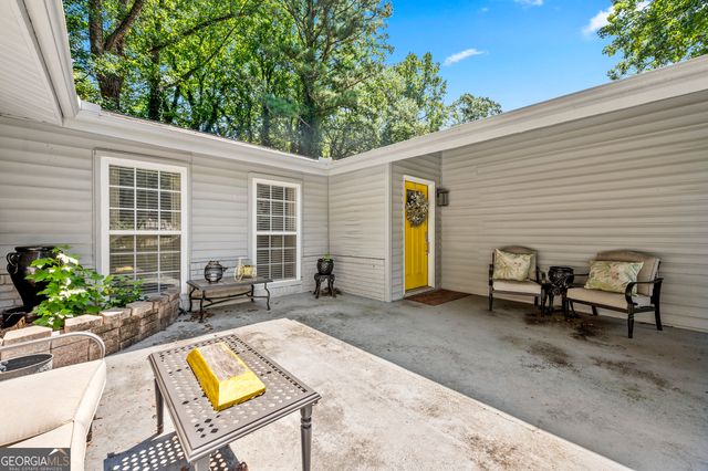476 S Susan Creek Drive, Stone Mountain, GA 30083
