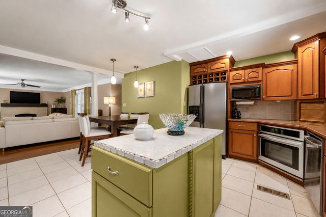 476 S Susan Creek Drive, Stone Mountain, GA 30083