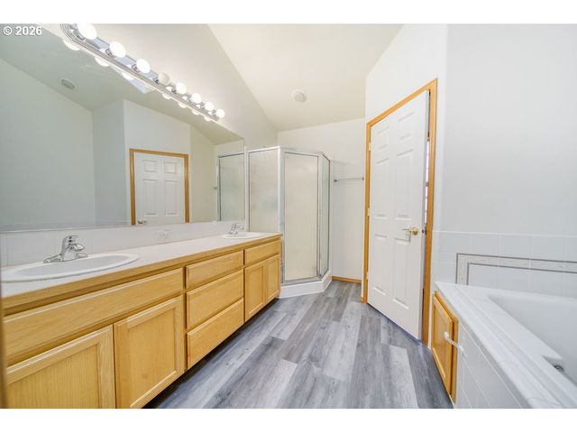 34672 CASCADE St, St Helens, OR 97051