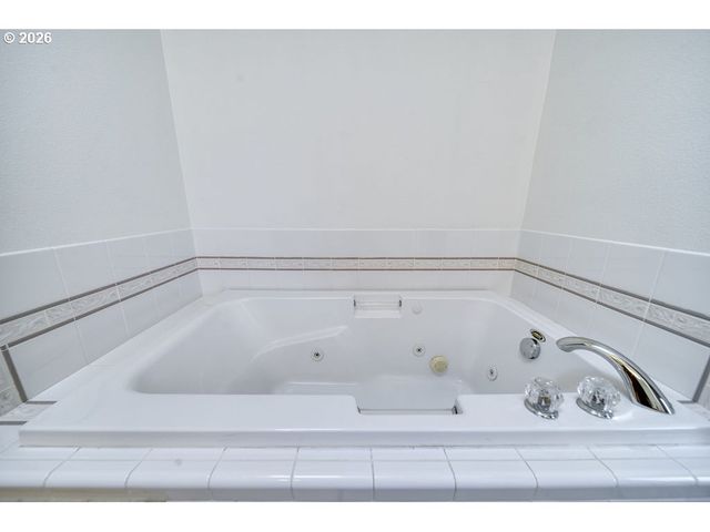 34672 CASCADE St, St Helens, OR 97051