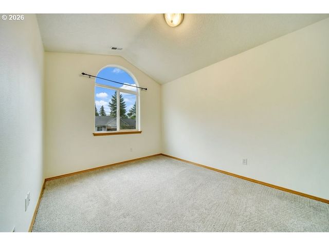 34672 CASCADE St, St Helens, OR 97051