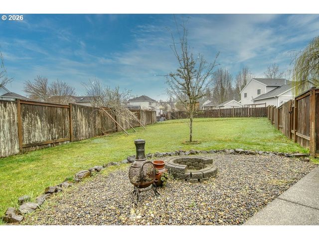 34672 CASCADE St, St Helens, OR 97051