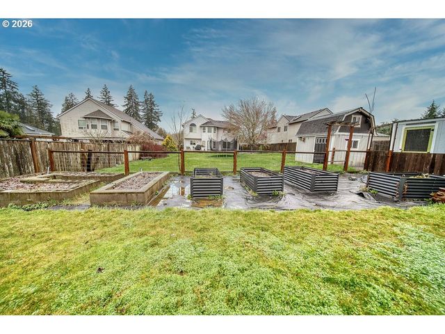 34672 CASCADE St, St Helens, OR 97051