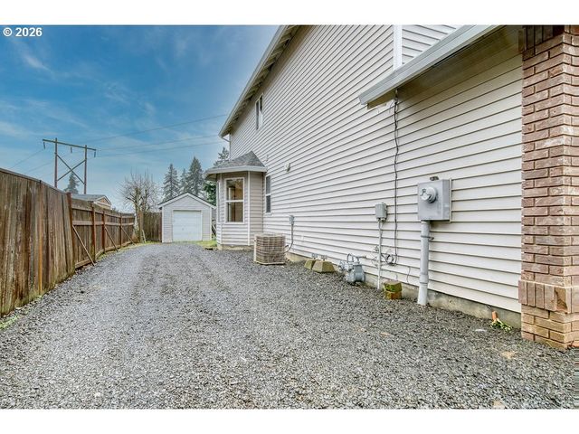 34672 CASCADE St, St Helens, OR 97051