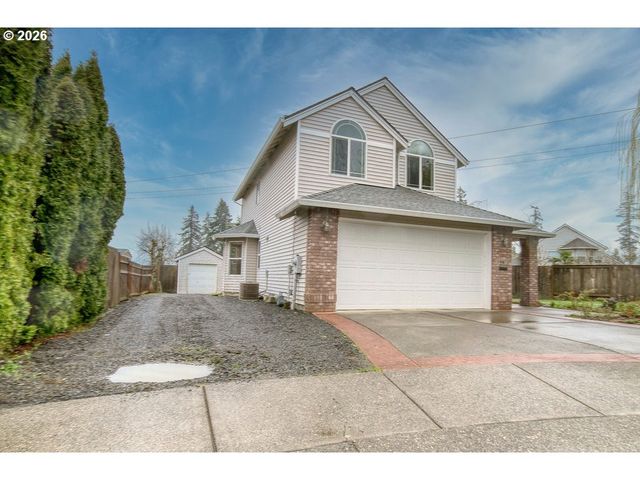 34672 CASCADE St, St Helens, OR 97051