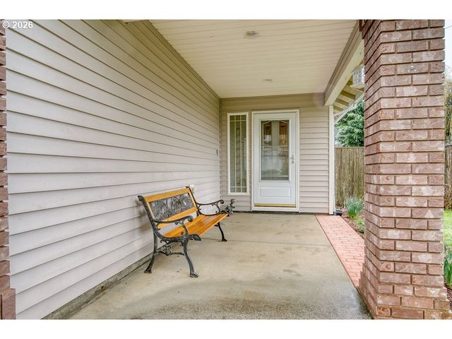 34672 CASCADE St, St Helens, OR 97051