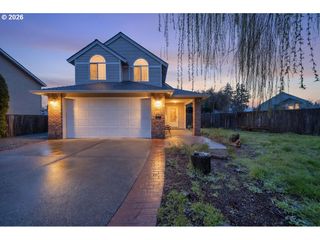 34672 CASCADE St, St Helens, OR 97051