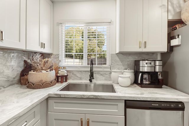 5331 Standish Rd, Sacramento, CA 95820