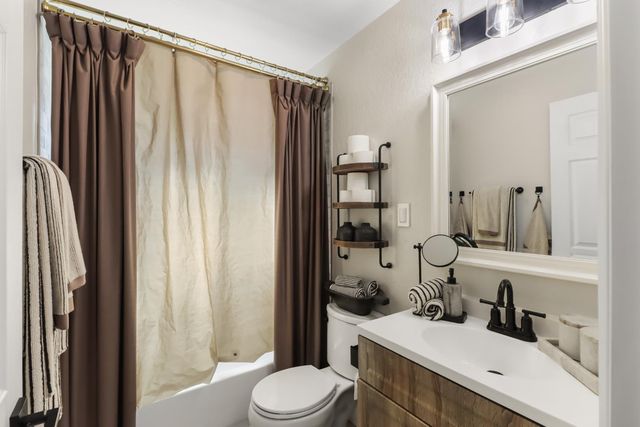 5331 Standish Rd, Sacramento, CA 95820