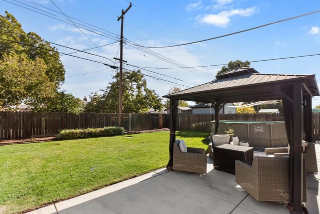 5331 Standish Rd, Sacramento, CA 95820