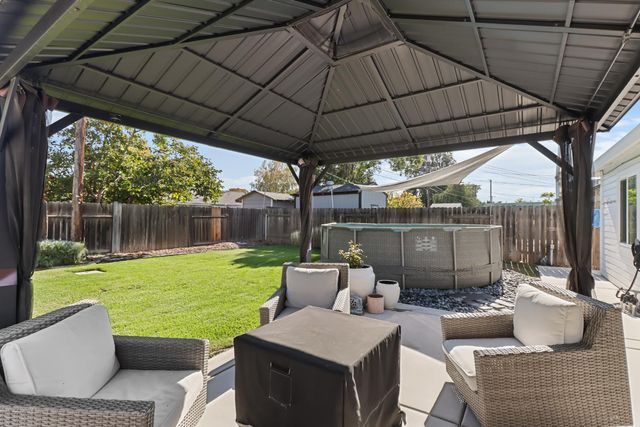 5331 Standish Rd, Sacramento, CA 95820