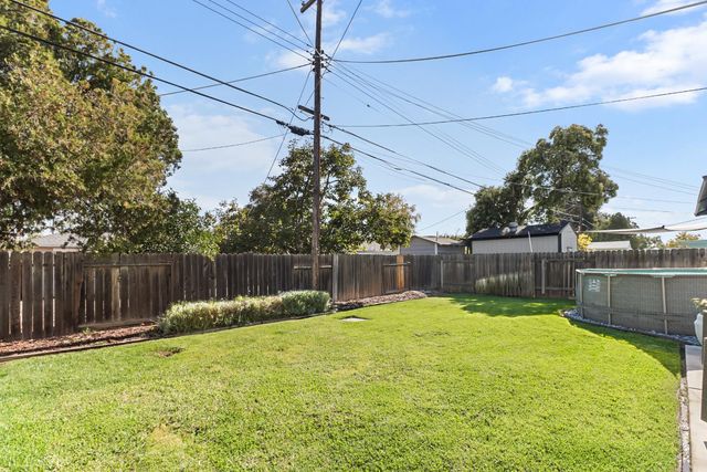 5331 Standish Rd, Sacramento, CA 95820