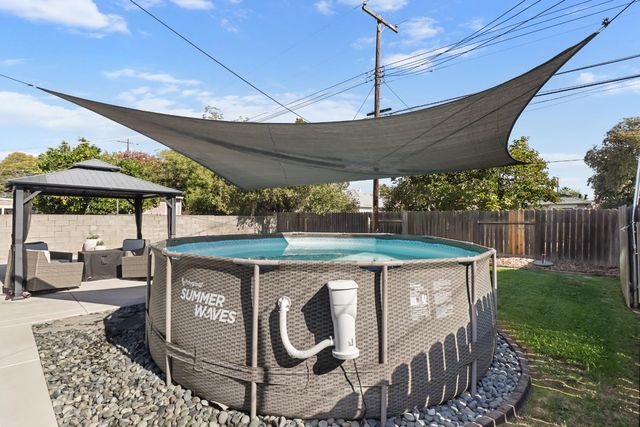 5331 Standish Rd, Sacramento, CA 95820