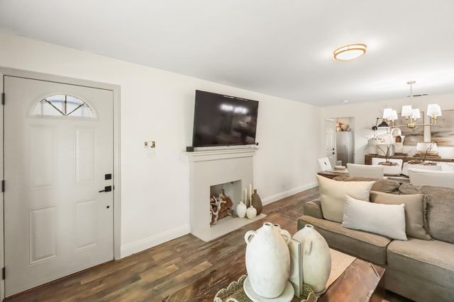 5331 Standish Rd, Sacramento, CA 95820