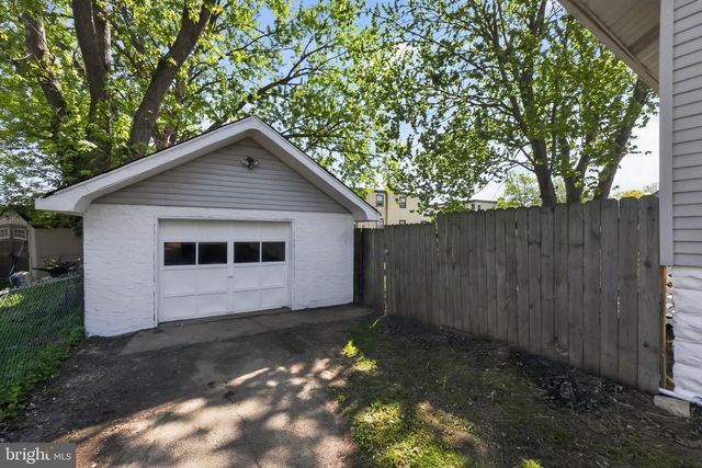 236 WINONA AVE, Holmes, PA 19043