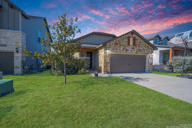 4911 Ranahan Pass, St Hedwig, TX 78152