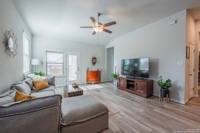 4911 Ranahan Pass, St Hedwig, TX 78152