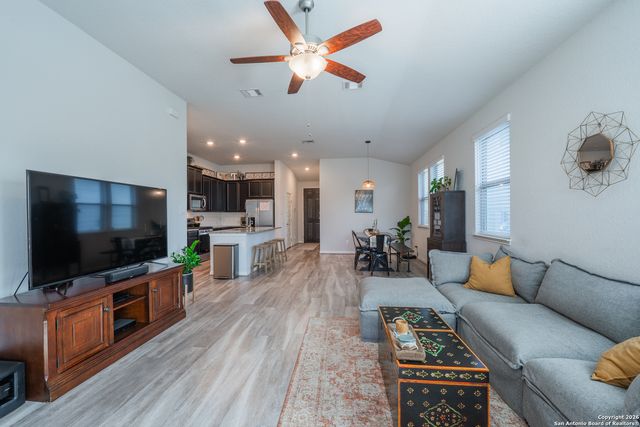 4911 Ranahan Pass, St Hedwig, TX 78152