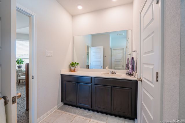 4911 Ranahan Pass, St Hedwig, TX 78152