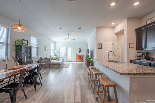 4911 Ranahan Pass, St Hedwig, TX 78152