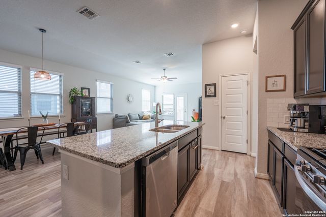 4911 Ranahan Pass, St Hedwig, TX 78152