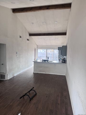 6500 Spring Lark, San Antonio, TX 78249