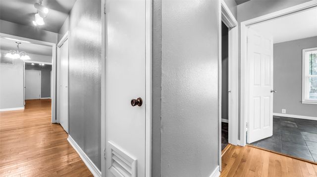 1528 W Day Street, Denison, TX 75020