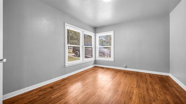 1528 W Day Street, Denison, TX 75020
