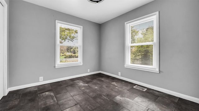 1528 W Day Street, Denison, TX 75020