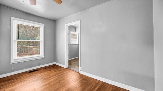 1528 W Day Street, Denison, TX 75020