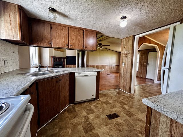 3754 Aedc Rd, Winchester, TN 37398