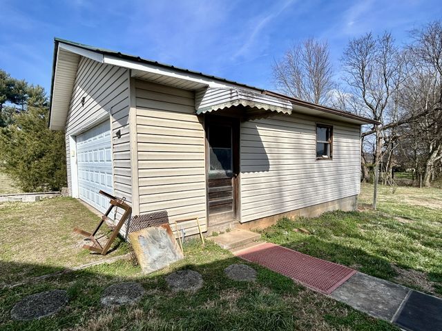 3754 Aedc Rd, Winchester, TN 37398