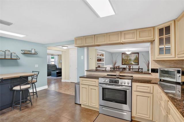 619 GATLIN AVENUE, Orlando, FL 32806