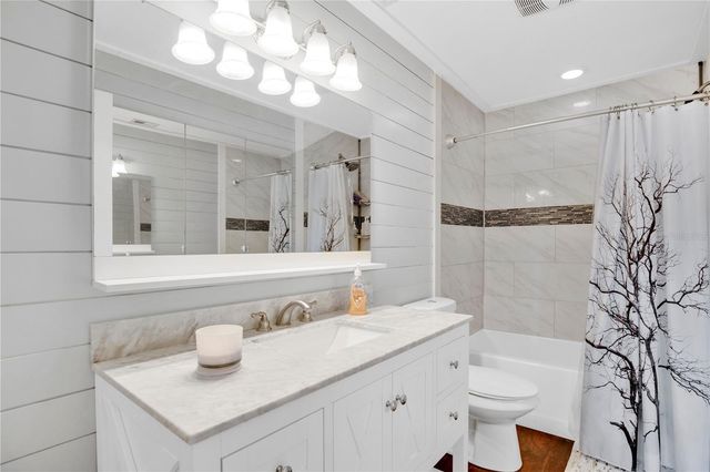 619 GATLIN AVENUE, Orlando, FL 32806