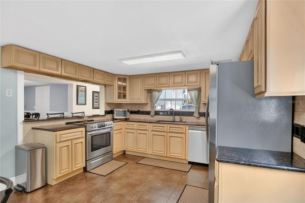 Image 13 of property listing at 619 GATLIN AVENUE, Orlando, FL 32806