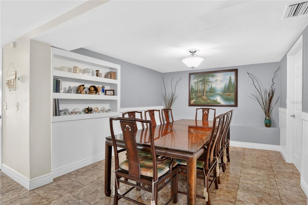 Image 16 of property listing at 619 GATLIN AVENUE, Orlando, FL 32806