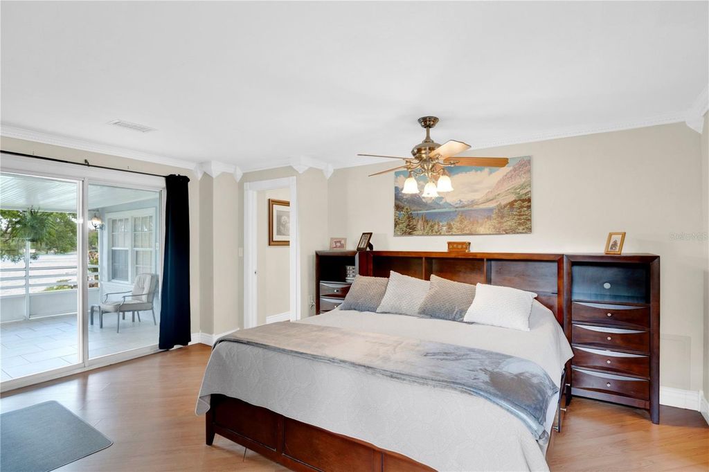 Image 18 of property listing at 619 GATLIN AVENUE, Orlando, FL 32806