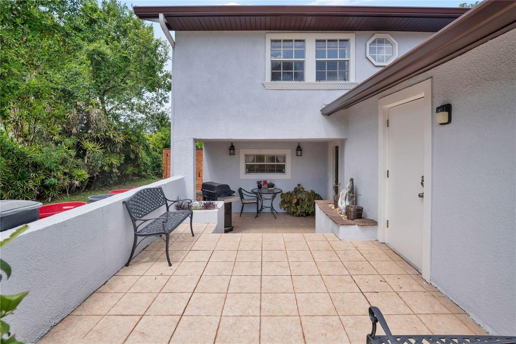 Image 6 of property listing at 619 GATLIN AVENUE, Orlando, FL 32806