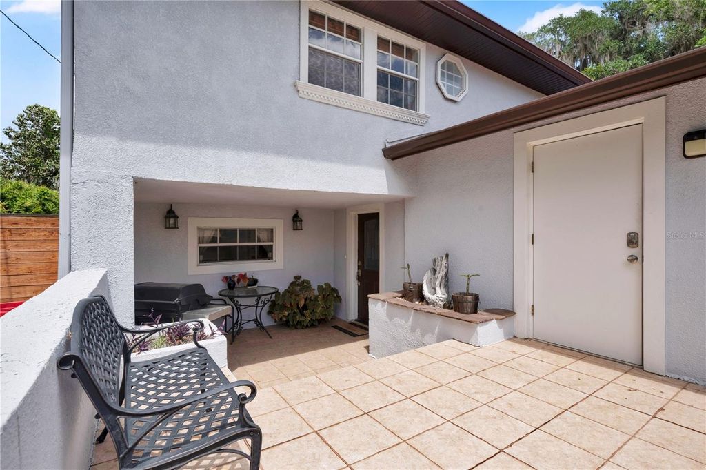 Image 7 of property listing at 619 GATLIN AVENUE, Orlando, FL 32806