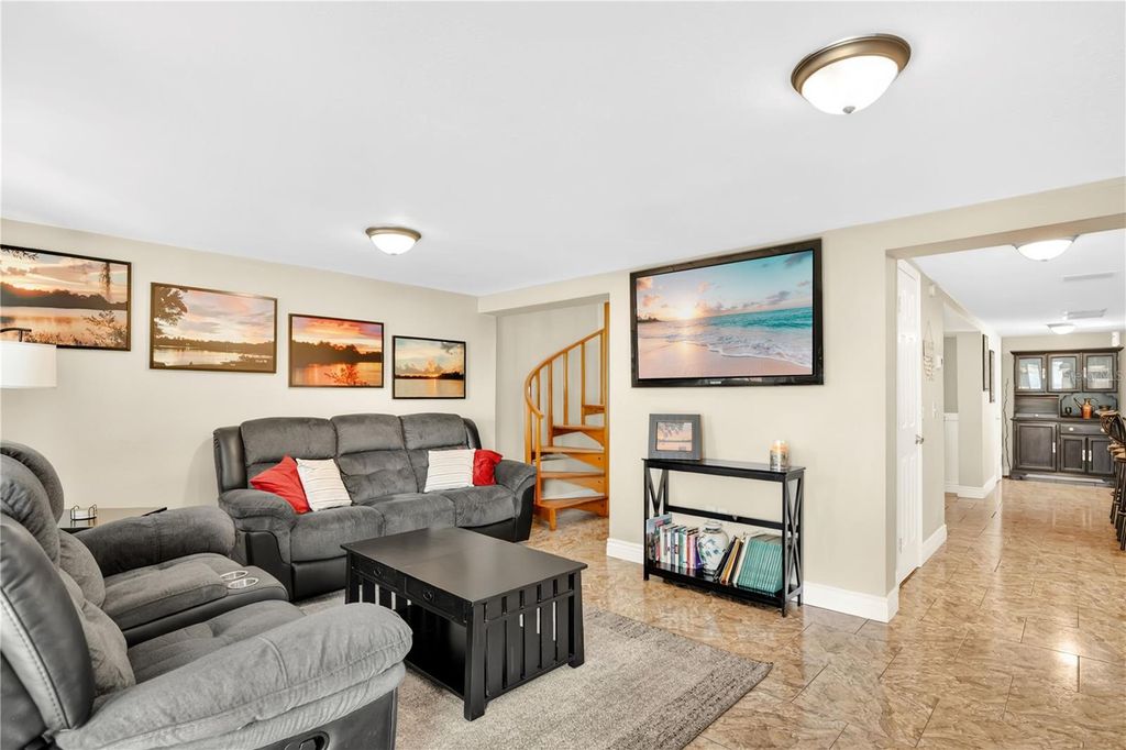 Image 8 of property listing at 619 GATLIN AVENUE, Orlando, FL 32806