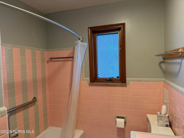 2434 Roseann Drive, Toledo, OH 43611