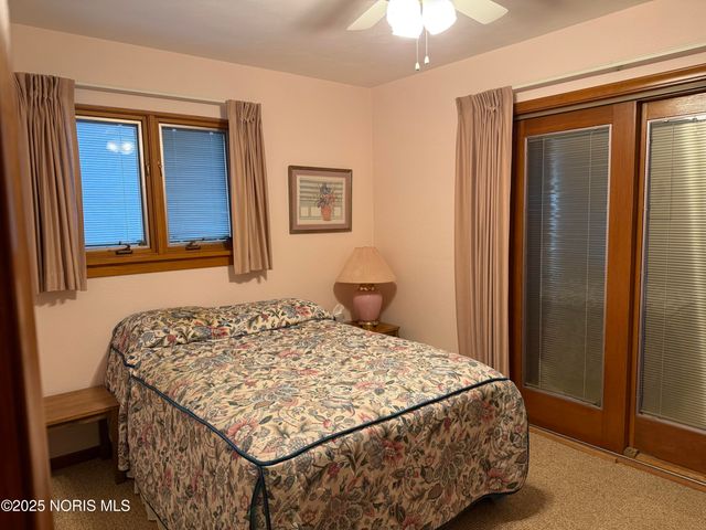 2434 Roseann Drive, Toledo, OH 43611