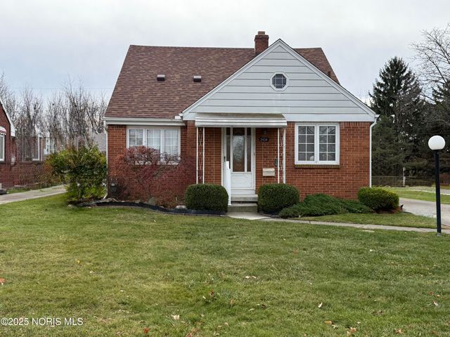 2434 Roseann Drive, Toledo, OH 43611