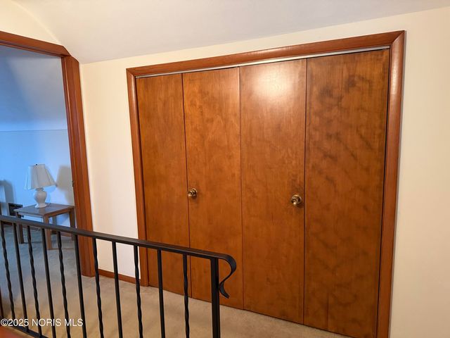 2434 Roseann Drive, Toledo, OH 43611