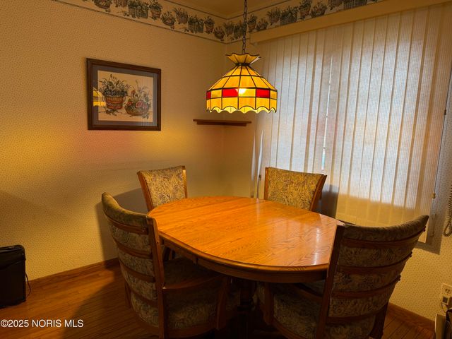 2434 Roseann Drive, Toledo, OH 43611